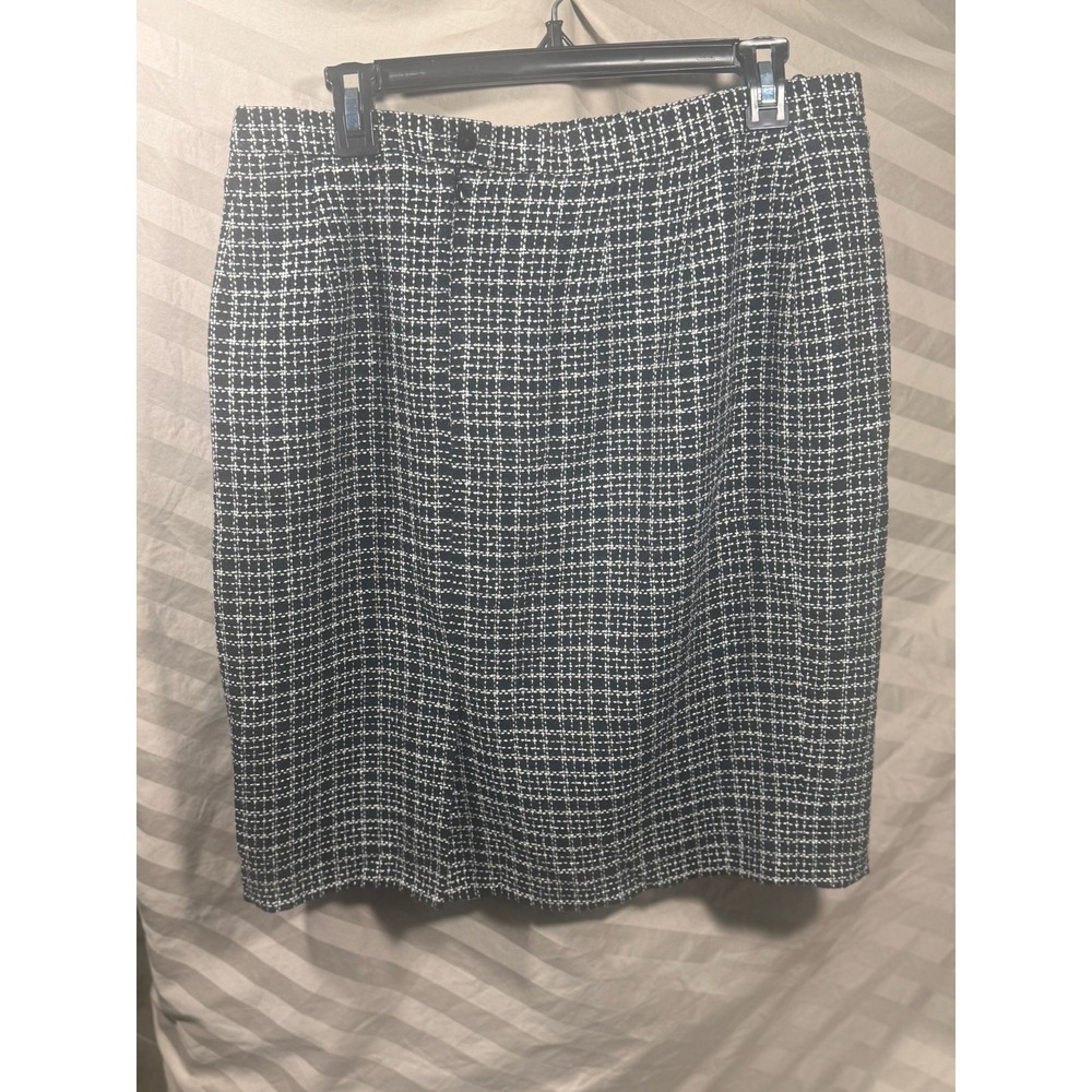 Black White Tweed Boucle Pencil Skirt Size 14 Plaid Textured Knee Length Office